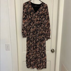 Chic Floral Long Sleeve Dress in Black and Brown
